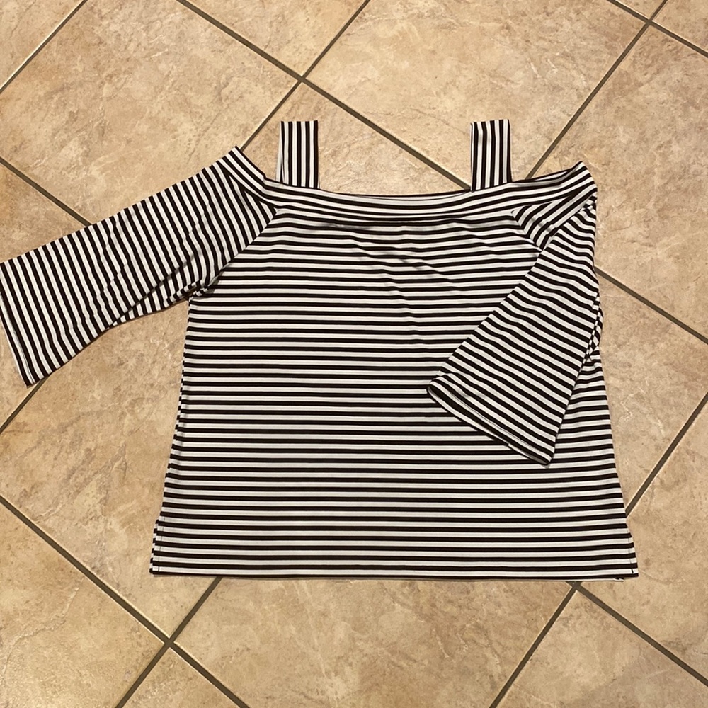 Chico’s black and white cold shoulder striped top